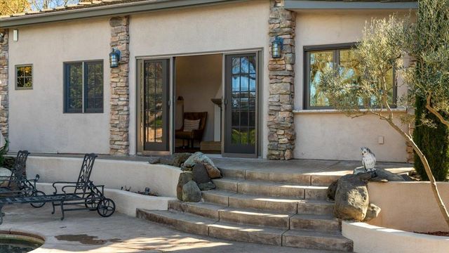 9904 Fox Borough Dr, Oakdale, CA 95361