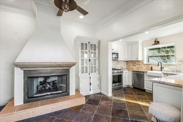 9904 Fox Borough Dr, Oakdale, CA 95361