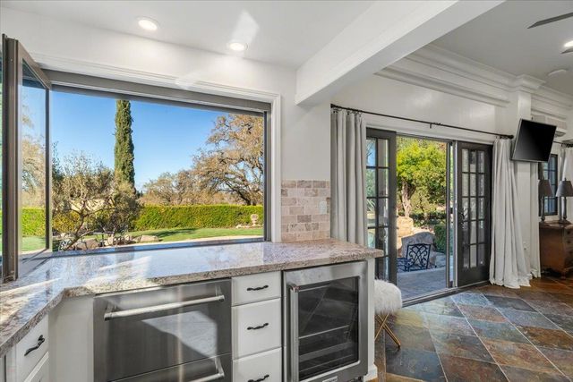 9904 Fox Borough Dr, Oakdale, CA 95361