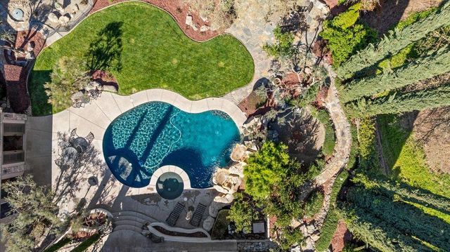 9904 Fox Borough Dr, Oakdale, CA 95361