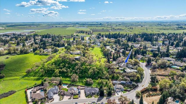 9904 Fox Borough Dr, Oakdale, CA 95361