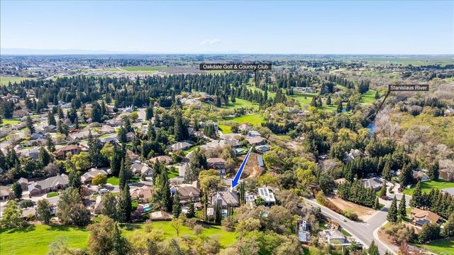 9904 Fox Borough Dr, Oakdale, CA 95361