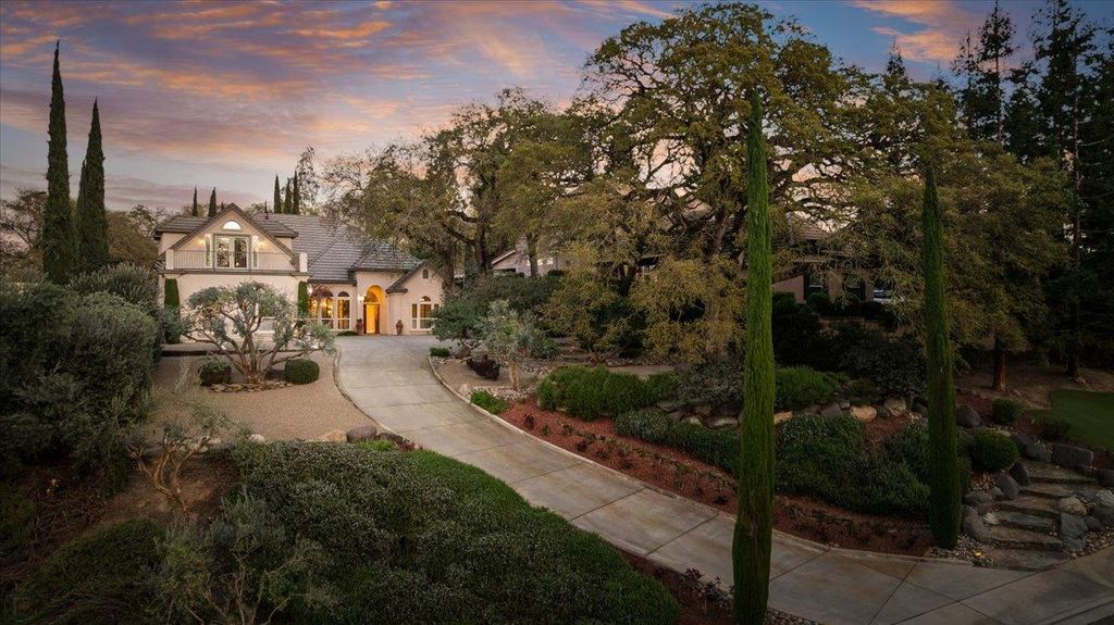 9904 Fox Borough Dr, Oakdale, CA 95361