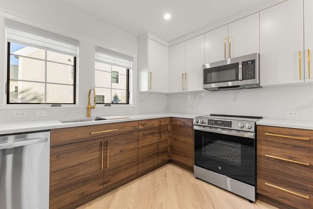 7 Chatham Street 7A, Watertown, MA 02472