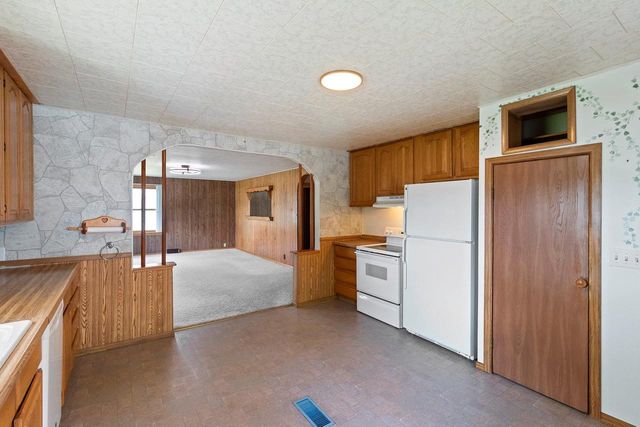 243 E CHICAGO ROAD, Wautoma, WI 54982
