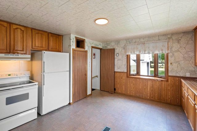 243 E CHICAGO ROAD, Wautoma, WI 54982