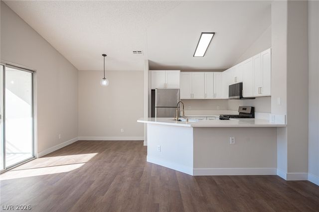 7904 Ryandale Circle 202, Las Vegas, NV 89145