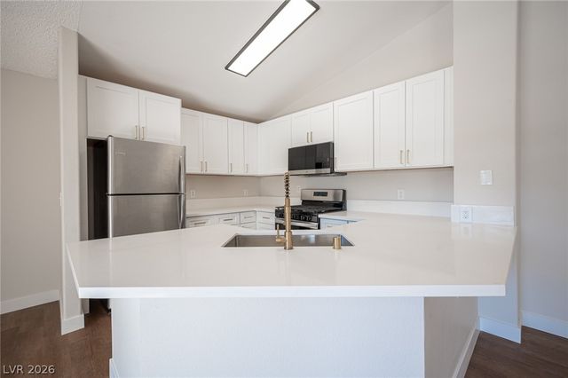 7904 Ryandale Circle 202, Las Vegas, NV 89145