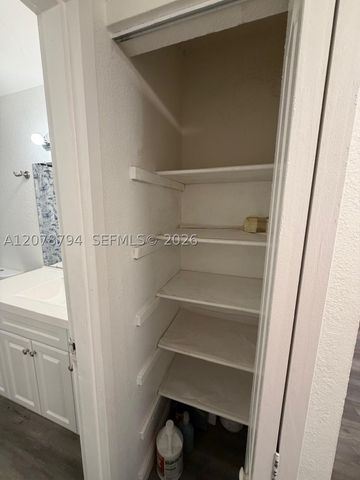 5201 Geneva Way 311, Doral, FL 33166