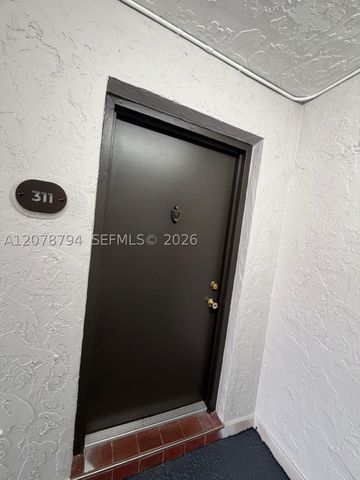 5201 Geneva Way 311, Doral, FL 33166