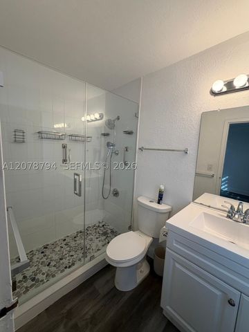 5201 Geneva Way 311, Doral, FL 33166