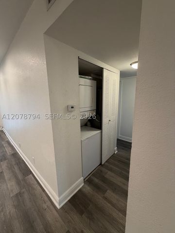 5201 Geneva Way 311, Doral, FL 33166