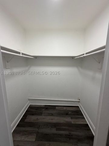 5201 Geneva Way 311, Doral, FL 33166