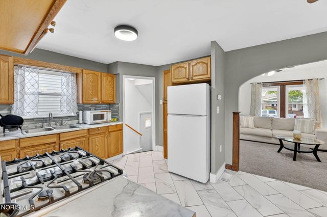 1924 Greenwood Avenue, Toledo, OH 43605