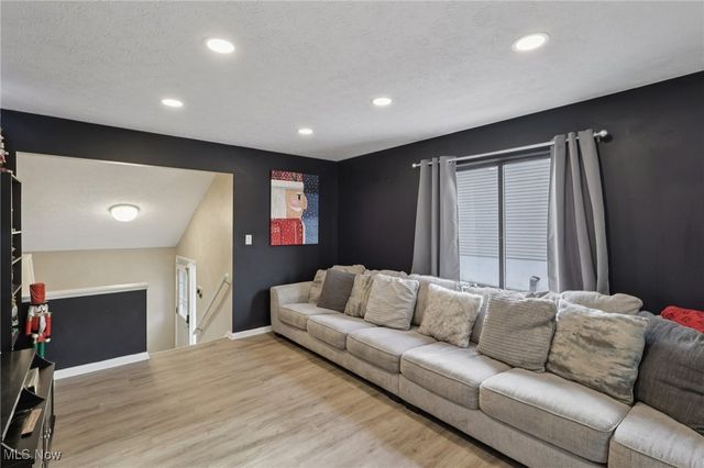 1010 Cree Avenue, Akron, OH 44305