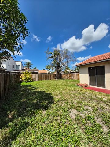 17316 NW 63rd Ave, Hialeah, FL 33015
