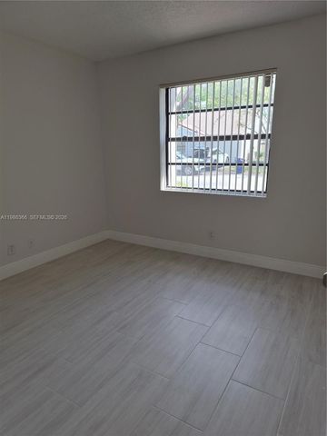 17316 NW 63rd Ave, Hialeah, FL 33015