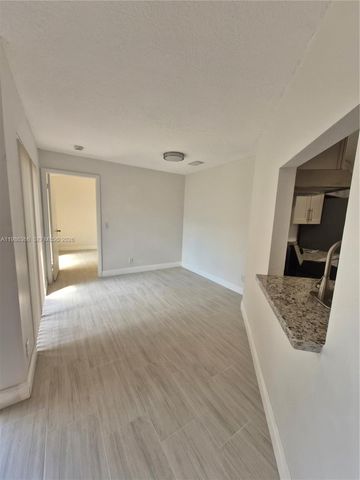 17316 NW 63rd Ave, Hialeah, FL 33015