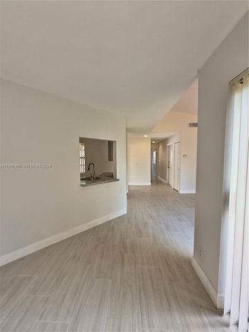 17316 NW 63rd Ave, Hialeah, FL 33015