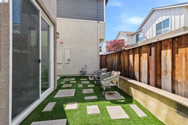 4272 Healdsburg Way, Dublin, CA 94568