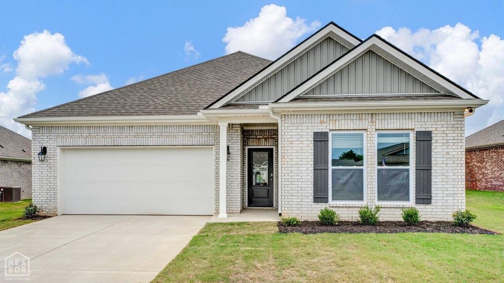 702 Edgemont Circle, Brookland, AR 72405
