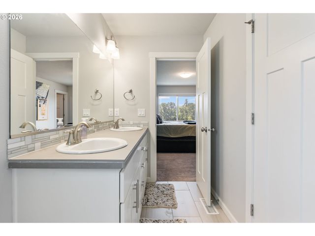 8601 N APPLETON St, Camas, WA 98607