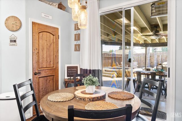 8203 Sea Meadow Lane, Bakersfield, CA 93312