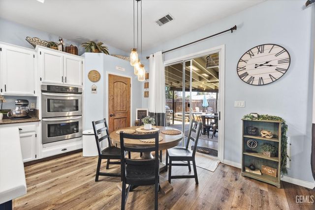 8203 Sea Meadow Lane, Bakersfield, CA 93312