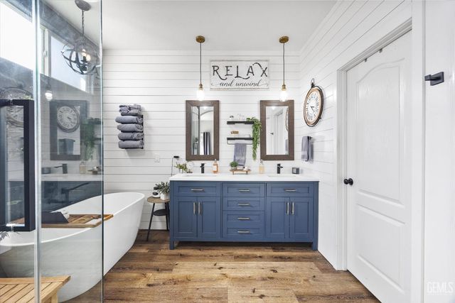 8203 Sea Meadow Lane, Bakersfield, CA 93312