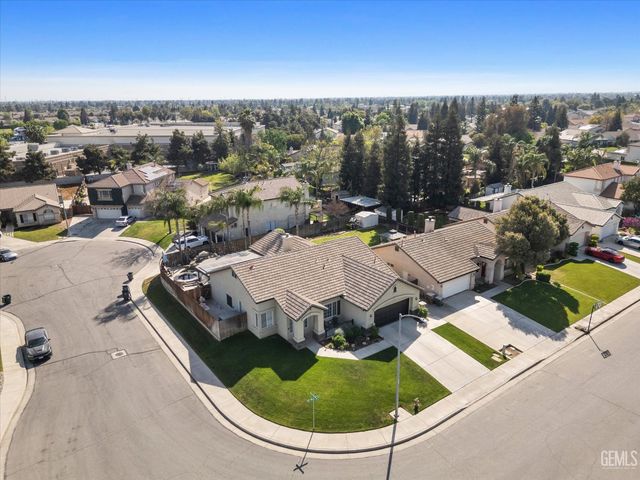 8203 Sea Meadow Lane, Bakersfield, CA 93312