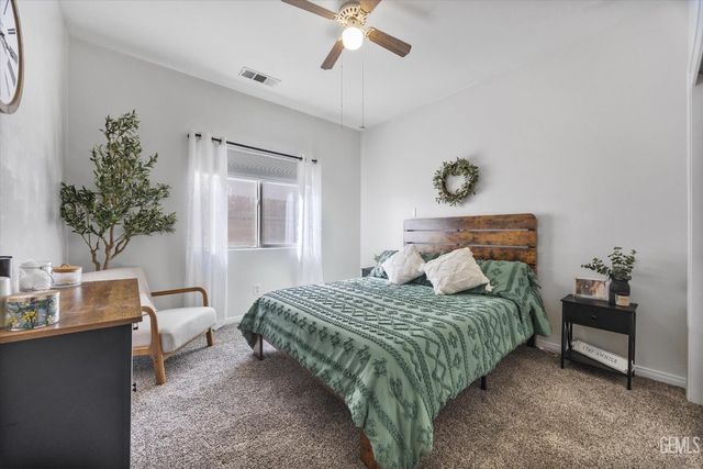 8203 Sea Meadow Lane, Bakersfield, CA 93312