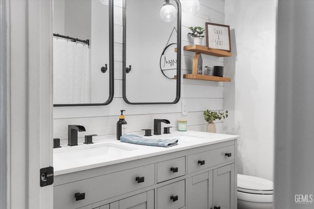 8203 Sea Meadow Lane, Bakersfield, CA 93312