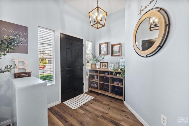 8203 Sea Meadow Lane, Bakersfield, CA 93312