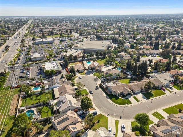 8203 Sea Meadow Lane, Bakersfield, CA 93312