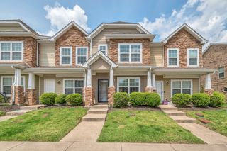 127 Cobblestone Place Dr, Goodlettsville, TN 37072