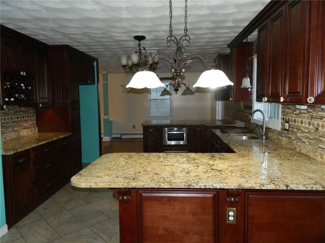 19 Hilton Drive, Johnston, RI 02919