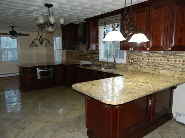 19 Hilton Drive, Johnston, RI 02919