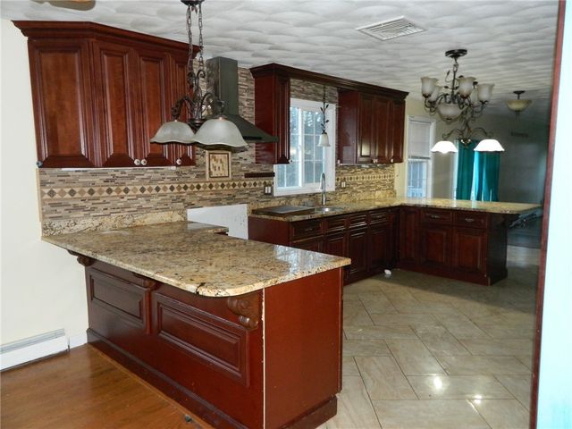 19 Hilton Drive, Johnston, RI 02919