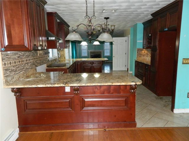 19 Hilton Drive, Johnston, RI 02919