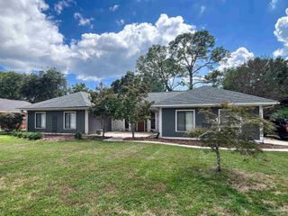 6843 Lake Charlene Dr, Pensacola, FL 32506