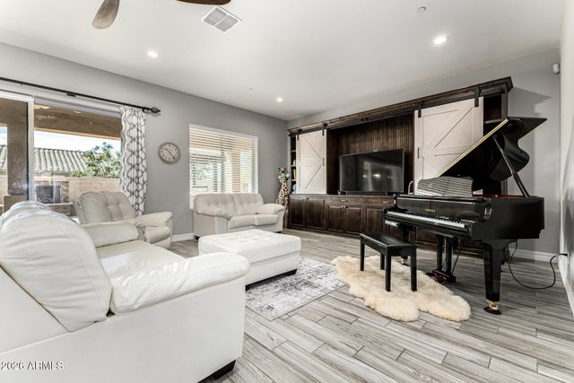 9753 W ROWEL Road, Peoria, AZ 85383