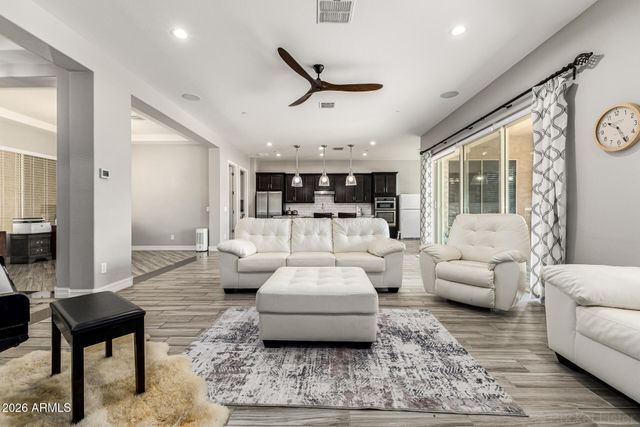 9753 W ROWEL Road, Peoria, AZ 85383