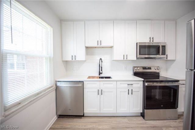 19901 Van Aken Boulevard 205, Shaker Heights, OH 44122