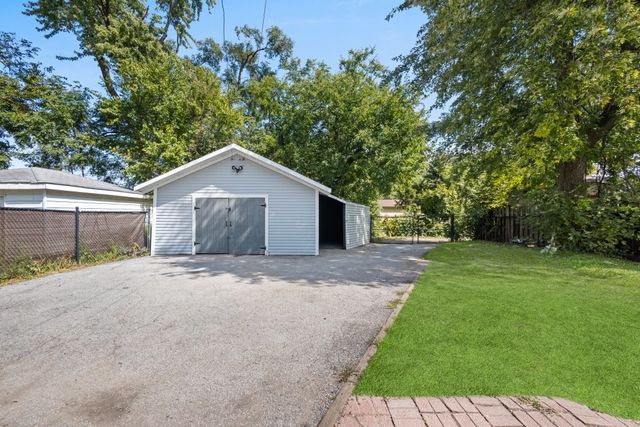 15661 State Street, South Holland, IL 60473