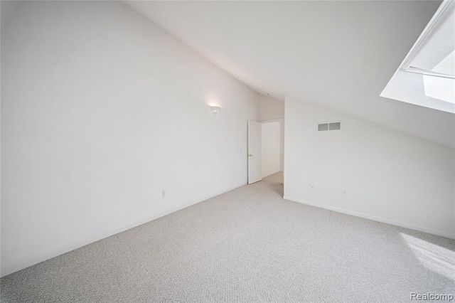 628 Olde Ivy Lane, Howell, MI 48843