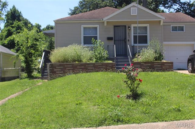 7452 Esterbrook Drive, St Louis, MO 63136