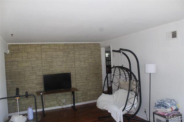 7452 Esterbrook Drive, St Louis, MO 63136