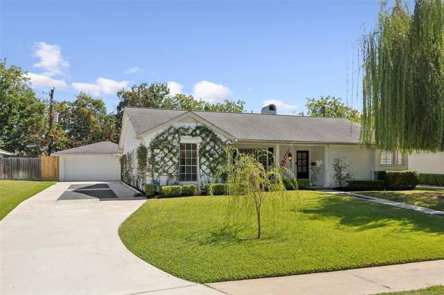 1003 Blue Willow Drive, Houston, TX 77042