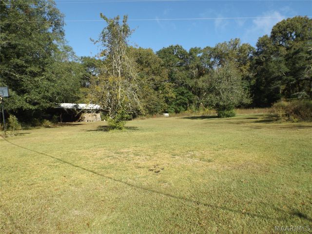 1373 County Road 39 Road, Deatsville, AL 36022
