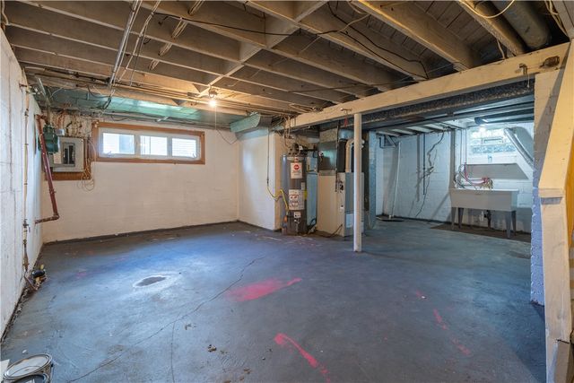 323 Idlewood Rd, Penn Hills, PA 15235